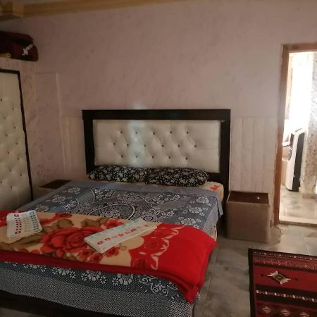 Guest House Hazem Al Azraq ash Shamali Exterior foto